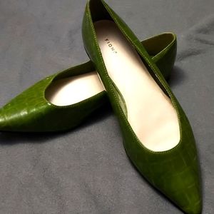 Crocodile Patterened Pointed Flats